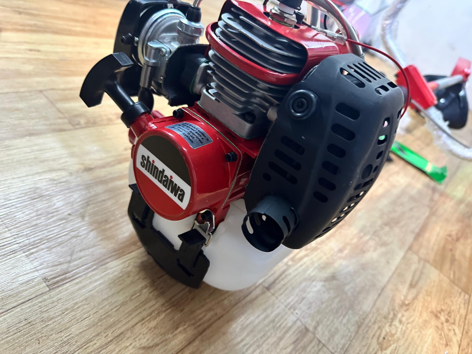 Shindaiwa - Guadaña Modelo B45 - Importada de estados unidos, marca original (Color rojo)